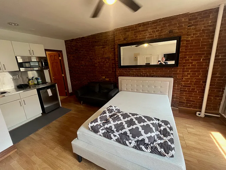 143 E 30th St #401 — Photo 5