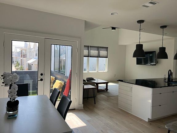 4th image of 3807 E 51st St #11