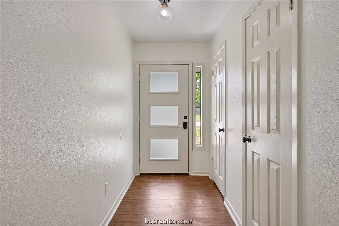 3 bed, 1484 sqft, $1,800 — Photo 2