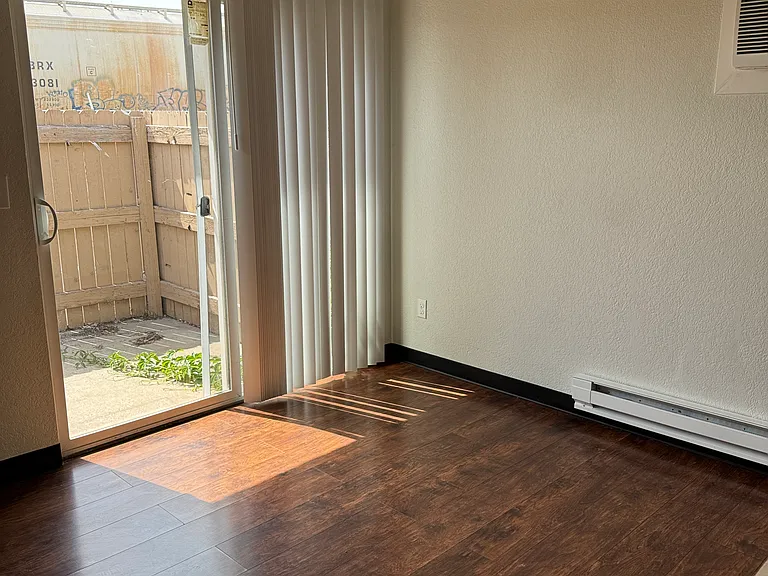 1025 W Entiat Ave #D16 — Photo 14