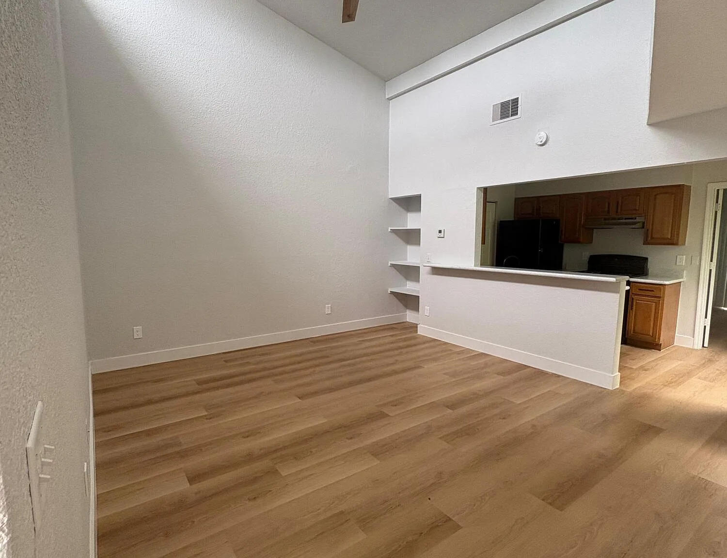 2 bed, 2.0 bath, 1061 sqft, $1,600 — Photo 3