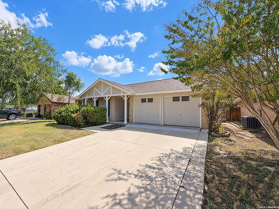1st image of 414 JEANETTE DR