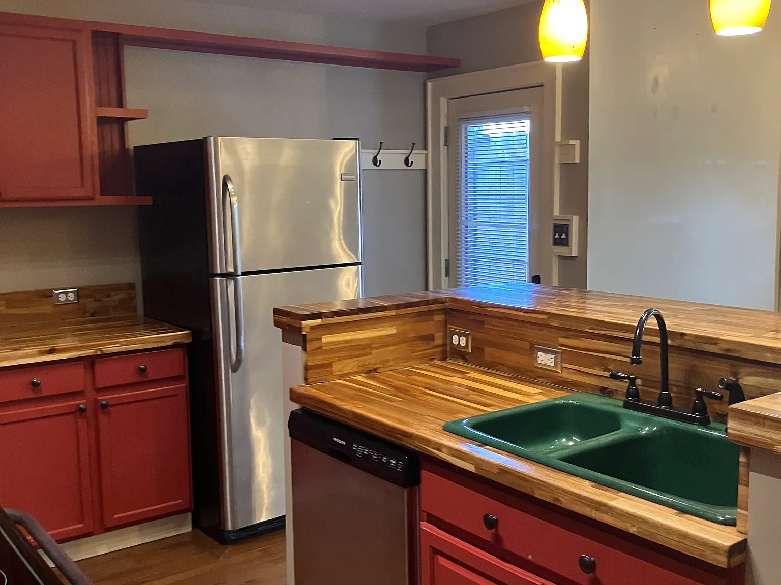 1449 Wallace St — Photo 4