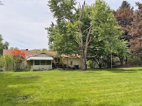 3rd image of 1185 Greensburg Rd