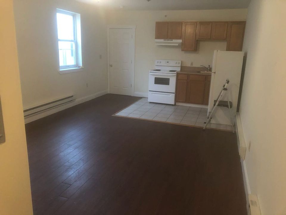 1st image of 4018 W Girard Ave