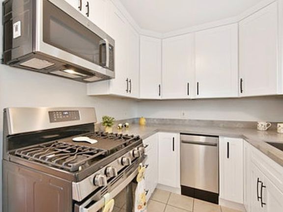 4th image of 615 Oak St #B