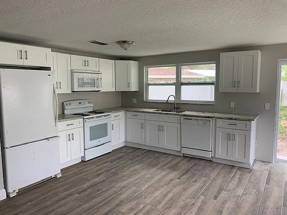 4th image of 6821 Wayside Ct