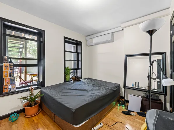 609 Lexington Avenue image 31 of 43