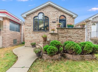 6421 27th St, Berwyn, IL 60402