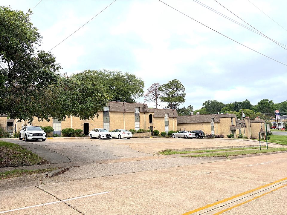 1st image of 7000 Creswell Rd APT 215