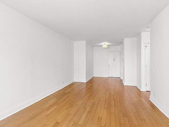 4th image of 212 E 47th St APT 28D