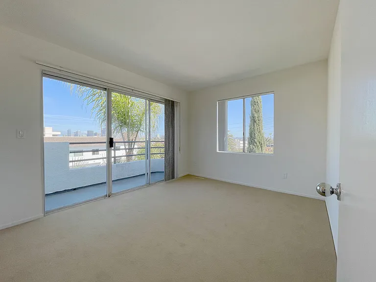 Midvale Towers — Photo 199