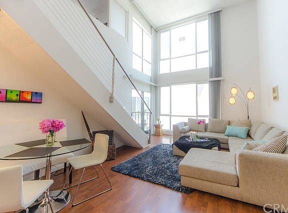 5th image of 565 Esplanade Unit 409