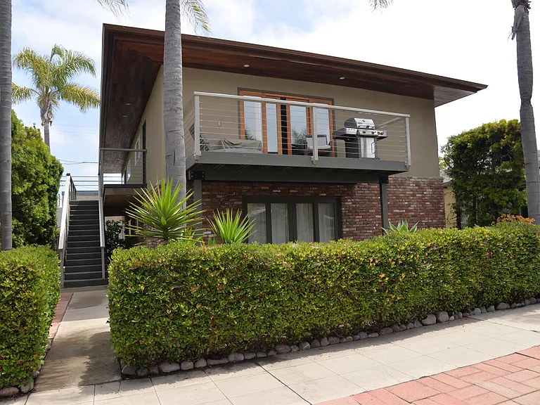 4884 Muir Ave — Photo 1