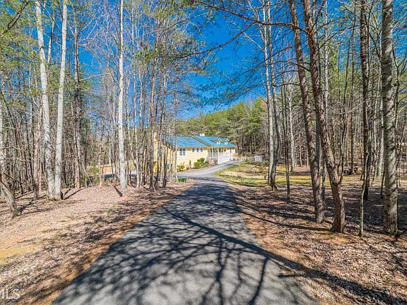 4th image of 1795 Panorama Dr