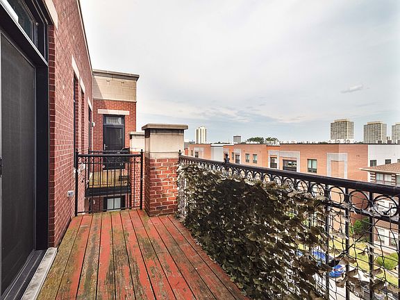 5th image of 641 E Pershing Ave #301