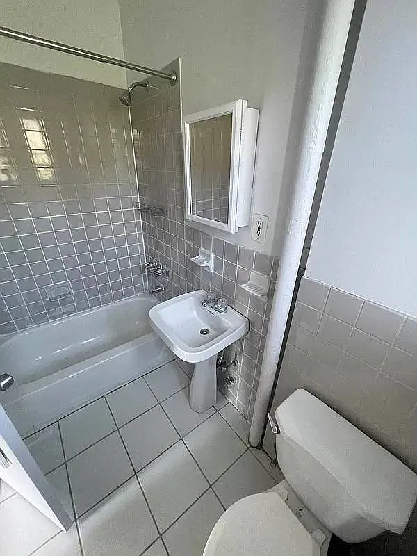 1505 Archer Rd — Photo 4
