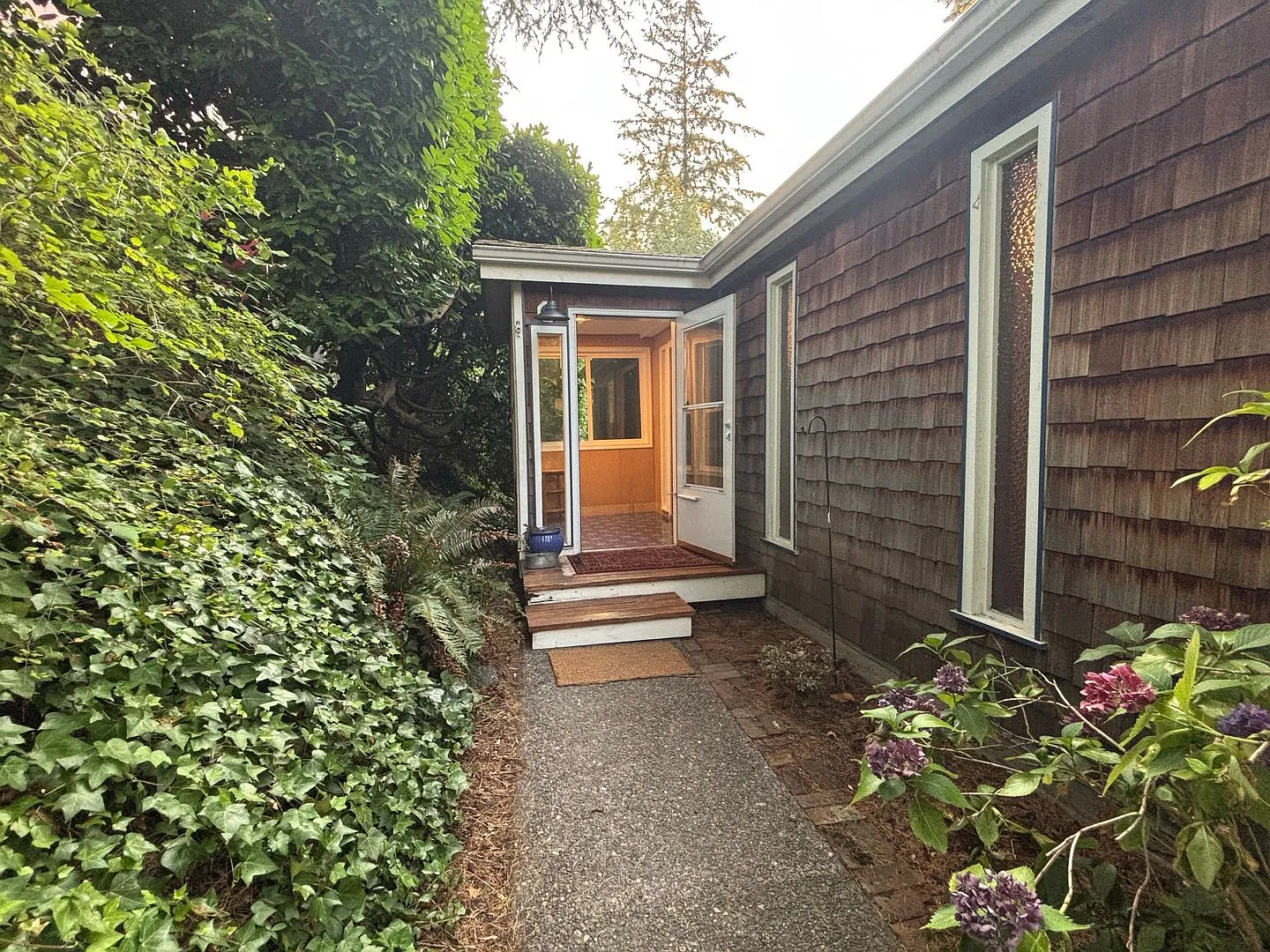 A One-of-a-Kind Mid-Century Gem in Fauntleroy — Photo 1