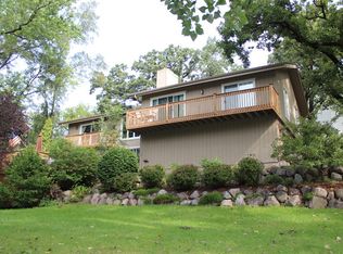 4 Woody Way, Oakwood hills, IL 60013