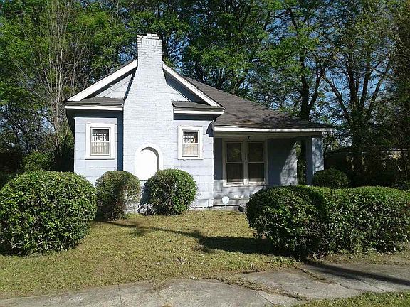 3rd image of 906 Woodlawn St