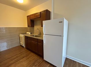 2712 N Milwaukee Ave APT 209, Chicago, IL 60647