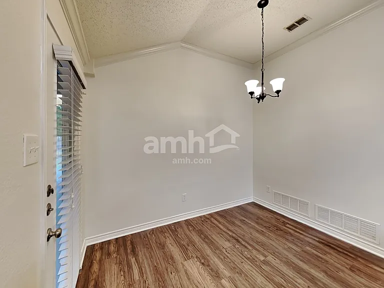 4709 Shadow Crest Dr — Photo 10