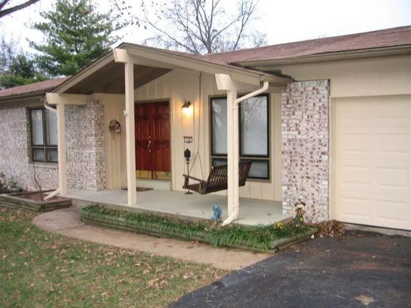 710 Bitterfield Dr, Ballwin, MO 63011