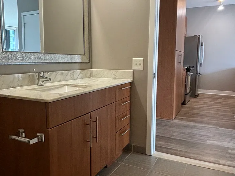 550 N State St #4906 — Photo 6