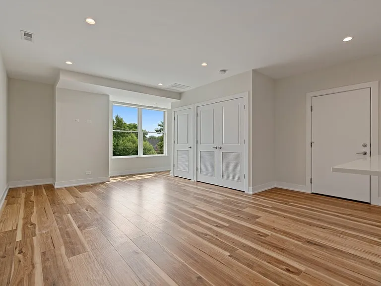 5131 N Lincoln Ave #301 — Photo 5