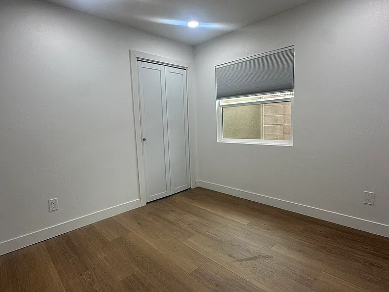 2253 E Oshkosh Ave #B — Photo 26