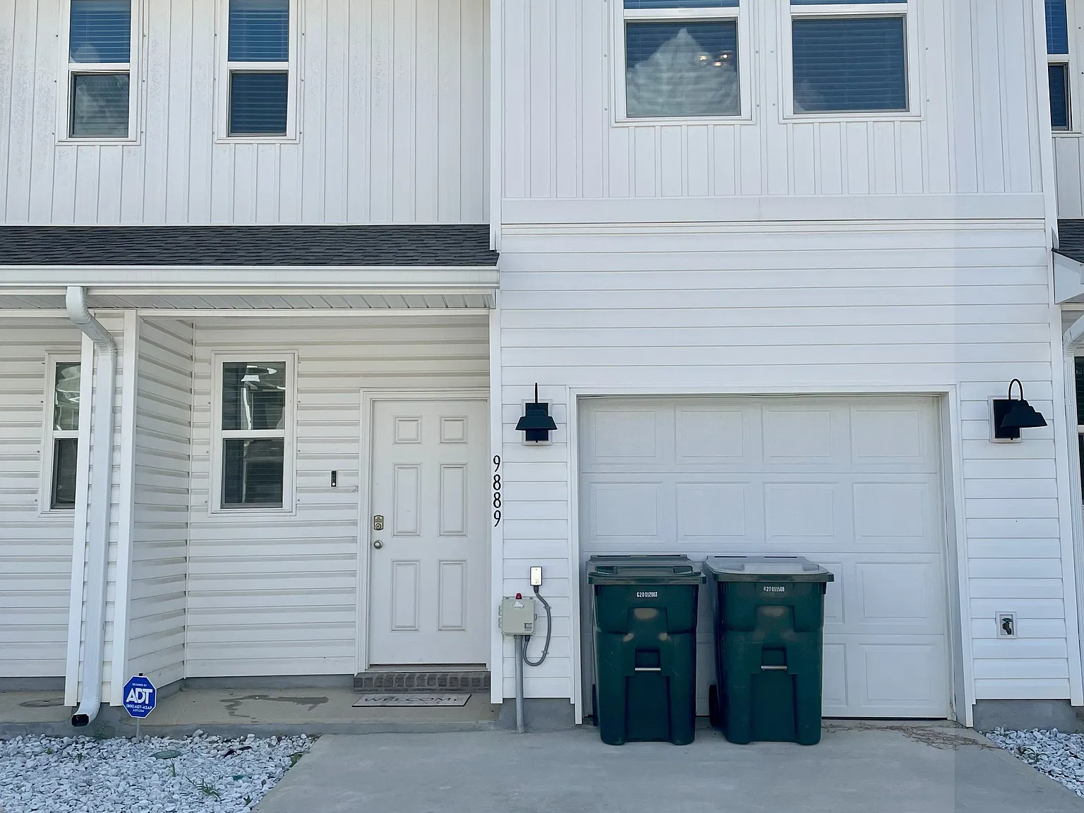 9815 Fowler Ave — Photo 2