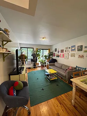 Living room, photo 1