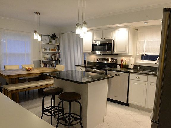 Kitchen with island