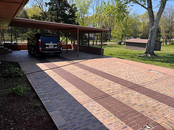5th image of 7105 Mountain View Rd