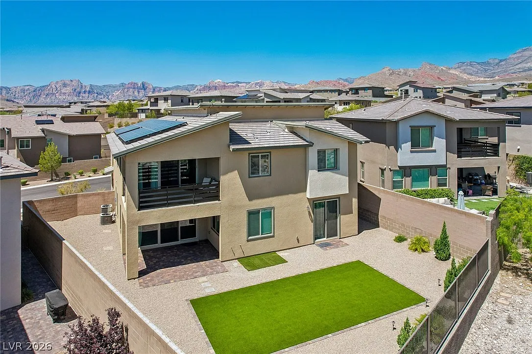 4 bed, 4.5 bath, 3191 sqft, $4,800 — Photo 4