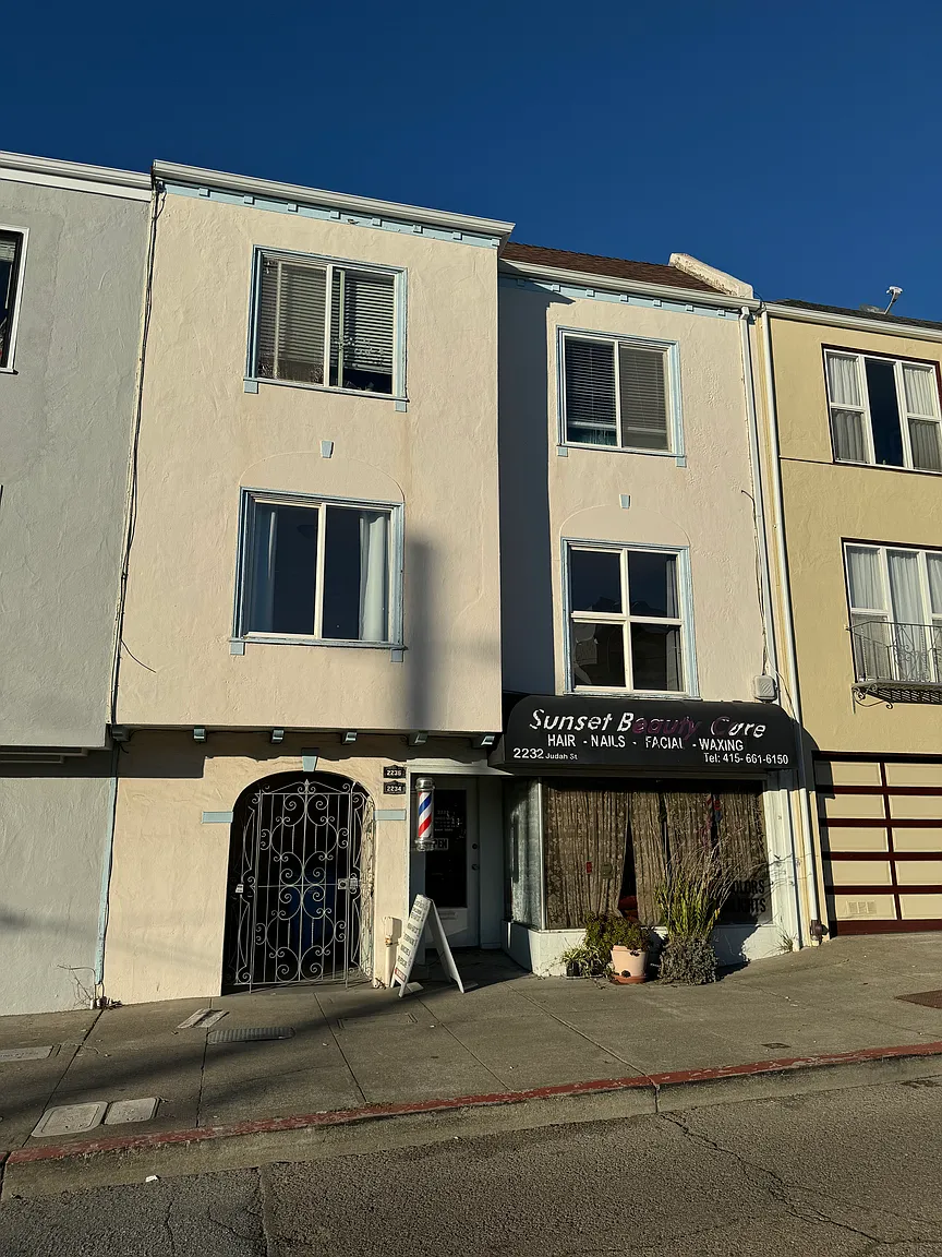 2234 Judah St photo 1