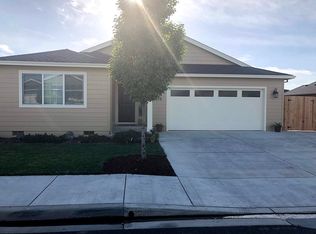 7416 Desert View Dr, White City, OR 97503