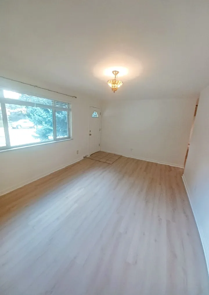 1525 Meeker Dr — Photo 4
