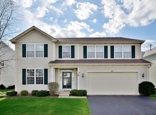 32 Prairie Pointe Ln, Streamwood, IL 60107