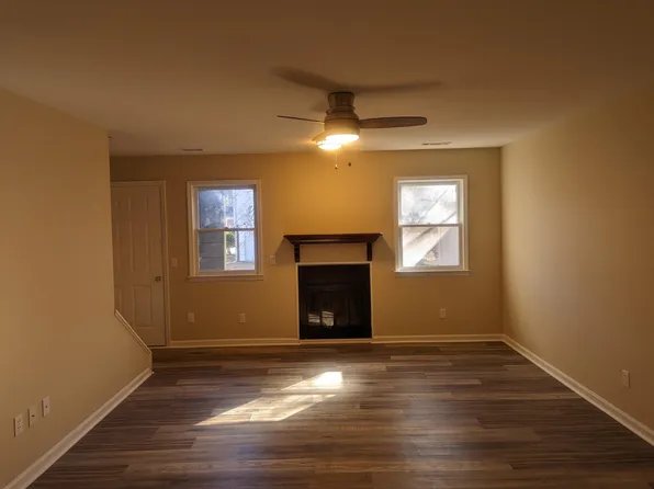 1903 Meadowbrook Cir, Dalton, GA 30720