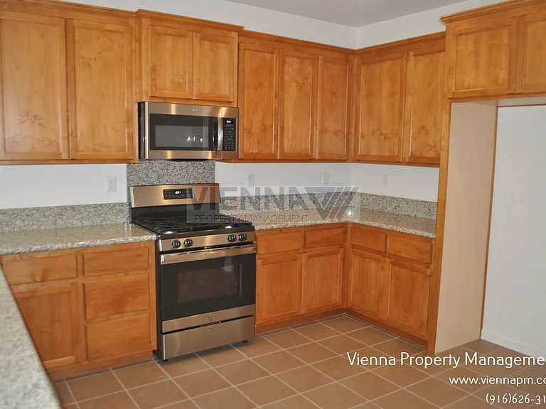 101 Chesapeake Ct — Photo 15