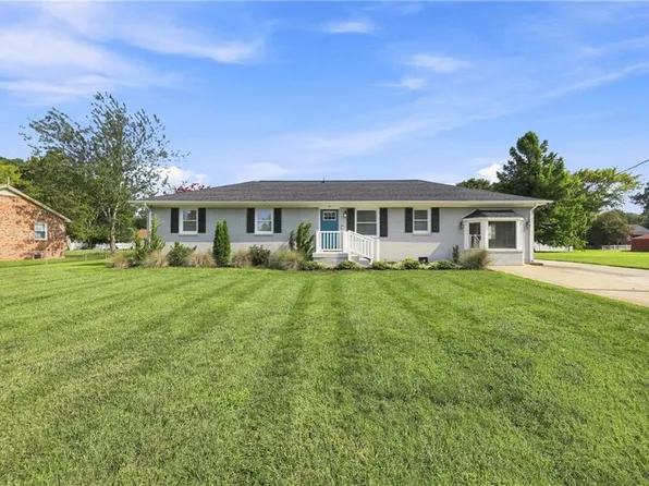46 Holland Ln, Windsor, VA 23487