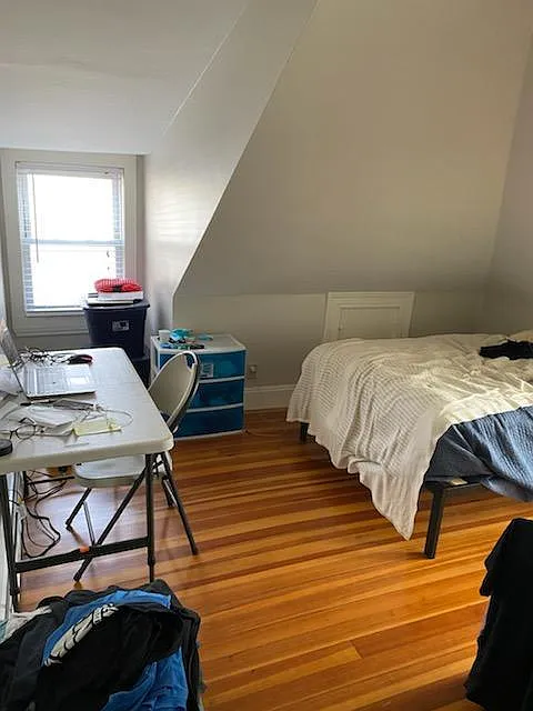 2 bed, 700 sqft, $2,499 — Photo 4