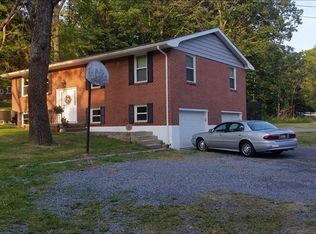 16 Cactus Ln, Reading, PA 19606