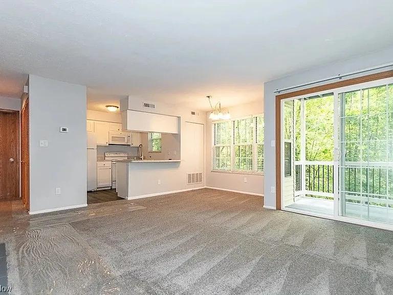 1909 Stoney Run Cir — Photo 3