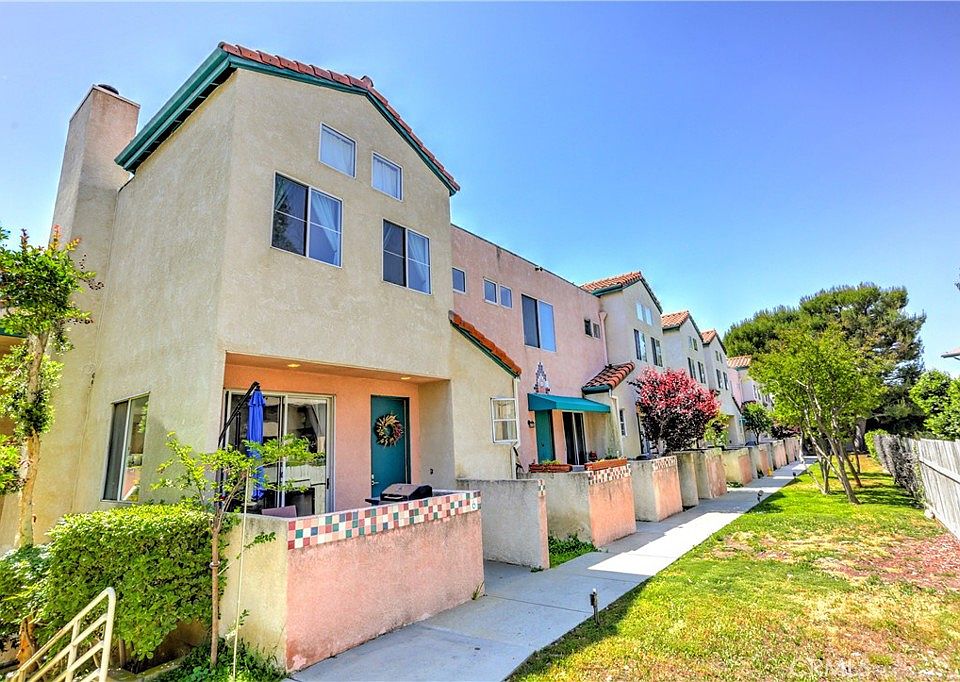 1st image of 13901 Olive View Ln Unit 6