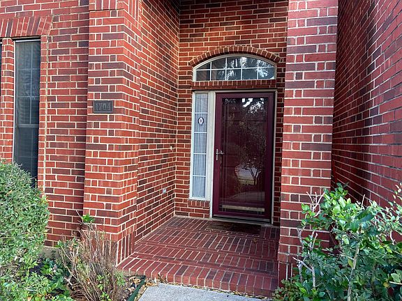 2nd image of 1704 Bradford Ct