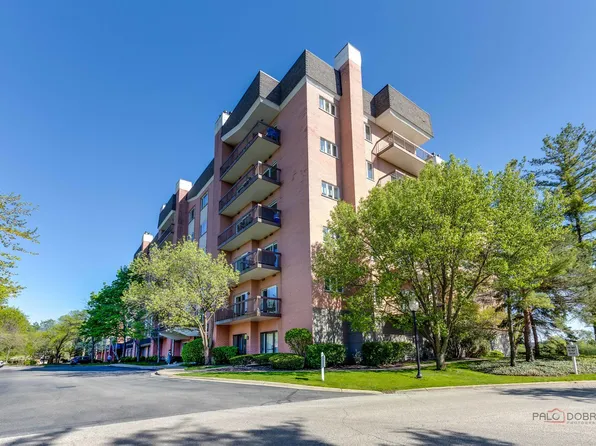 211 Rivershire Ln APT 505, Lincolnshire, IL 60069