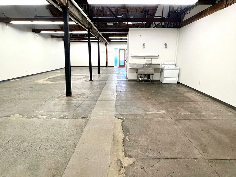 560 E Commercial St #4A — Photo 5