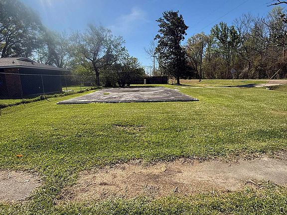 2nd image of 2326 Thomas Rd